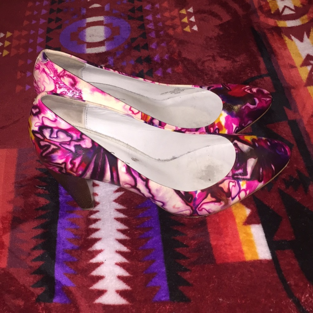 Pink & purple print Kenneth Cole pumps